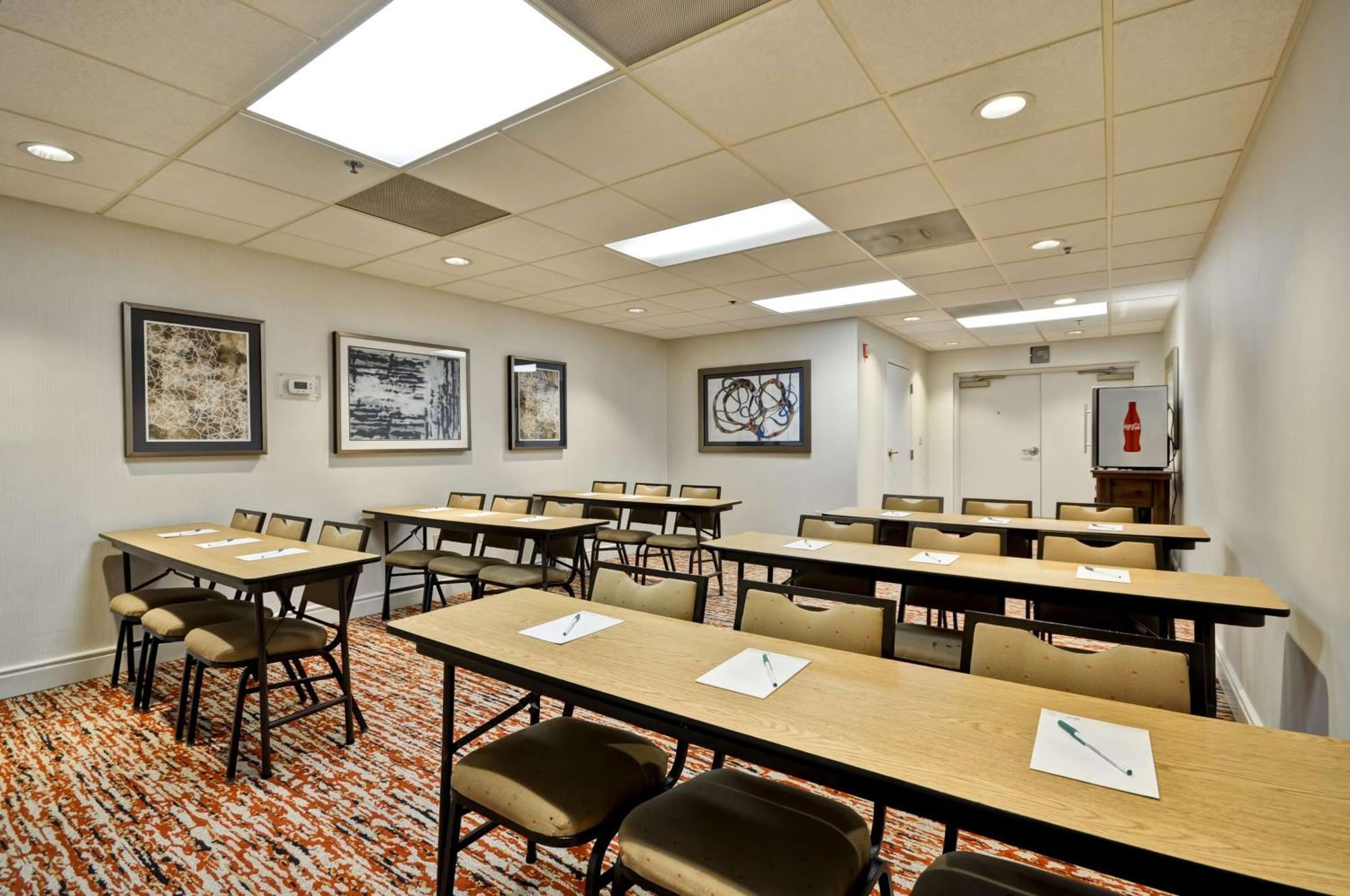 Homewood Suites By Hilton Phoenix-Biltmore Экстерьер фото
