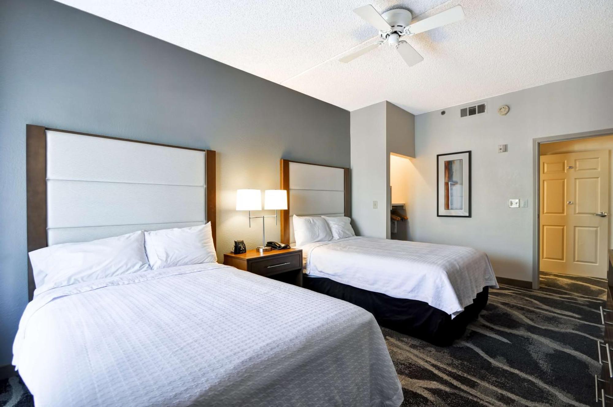Homewood Suites By Hilton Phoenix-Biltmore Экстерьер фото
