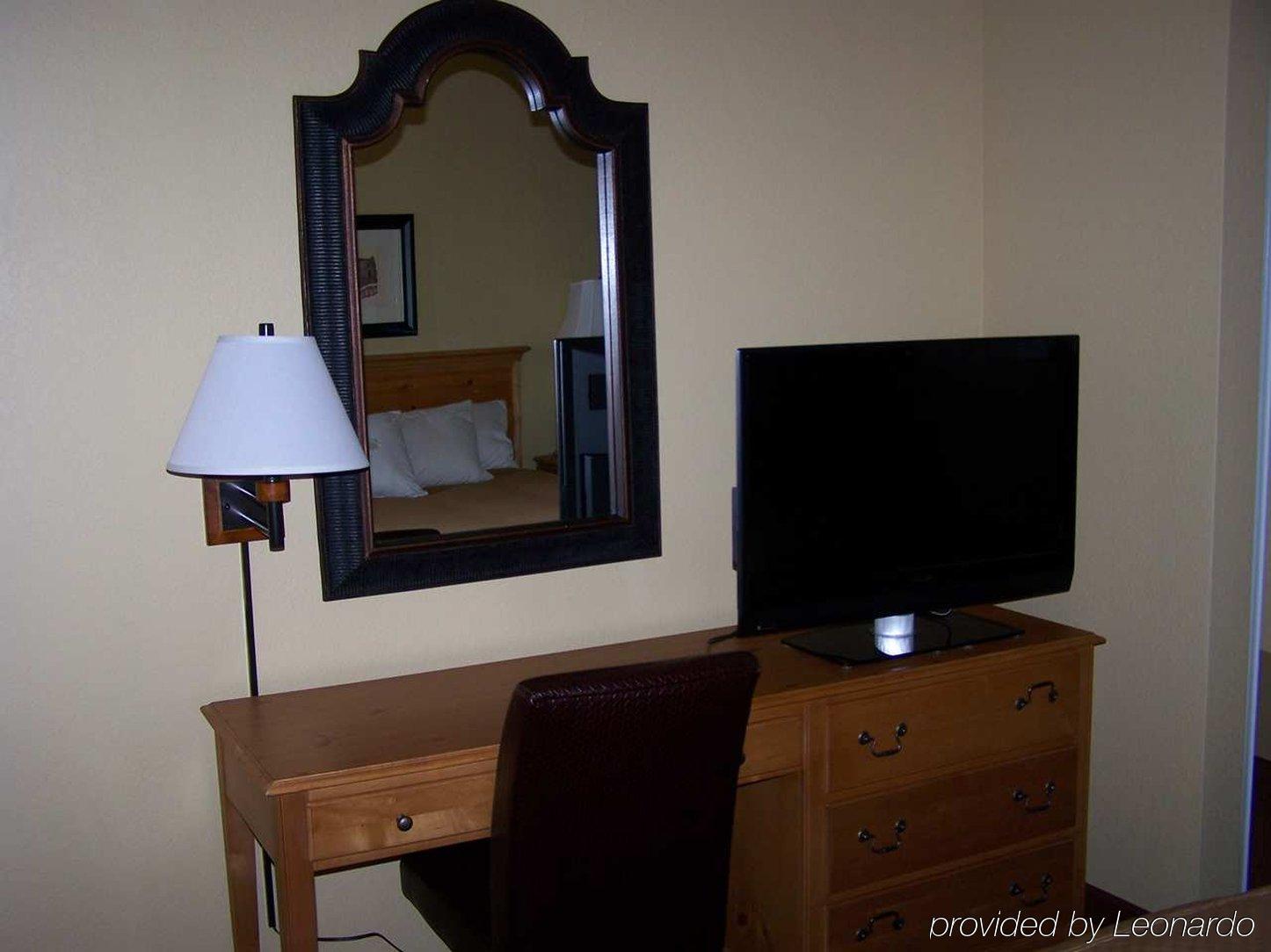 Homewood Suites By Hilton Phoenix-Biltmore Номер фото
