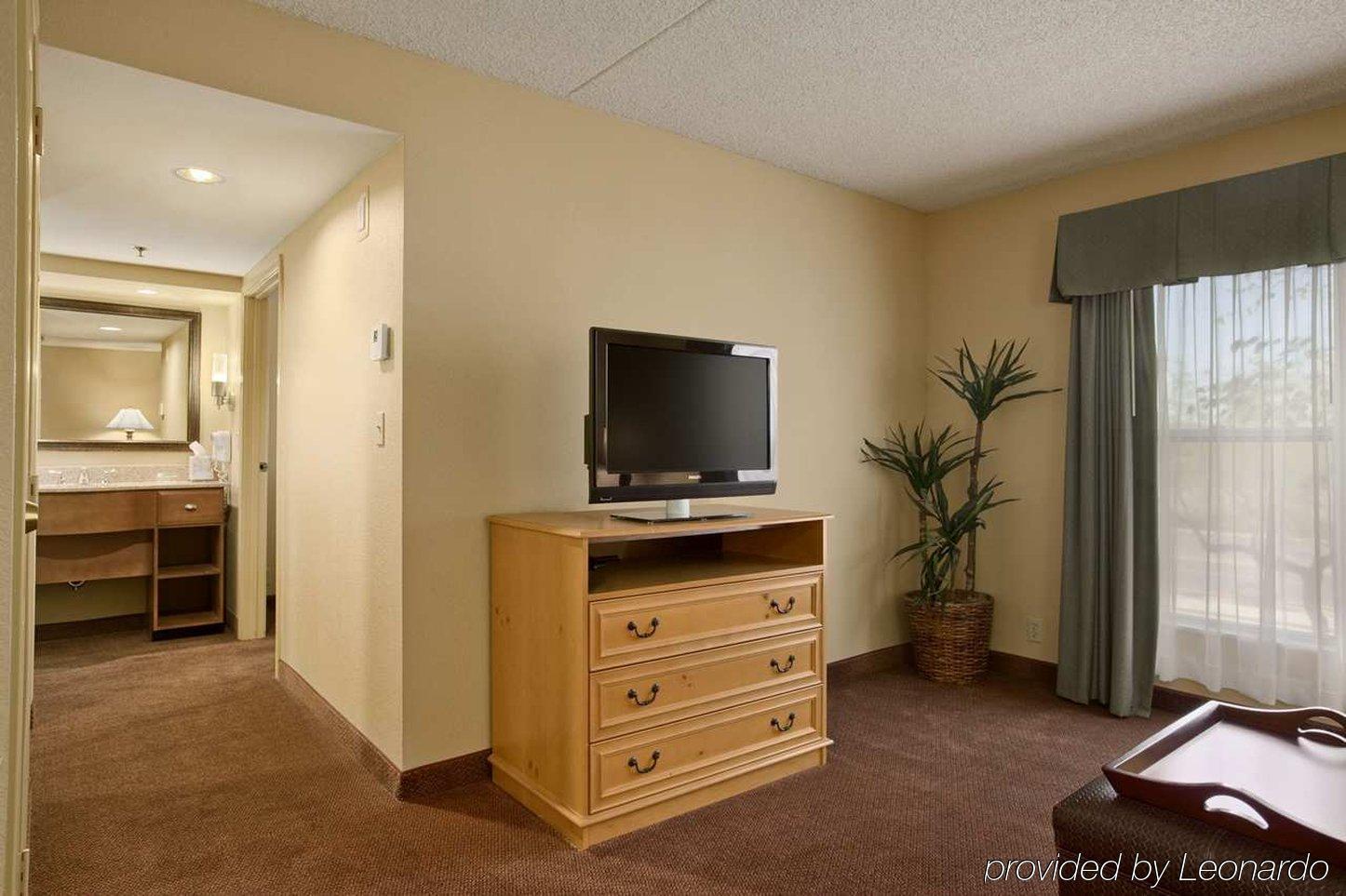 Homewood Suites By Hilton Phoenix-Biltmore Номер фото